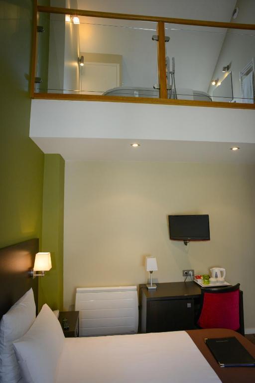 Logis Hotel Restaurant L'Auberge Normande Carentan Esterno foto