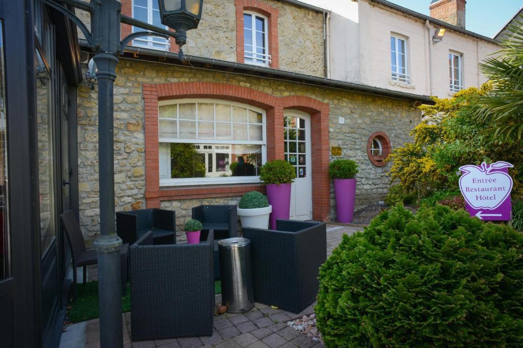Logis Hotel Restaurant L'Auberge Normande Carentan Esterno foto