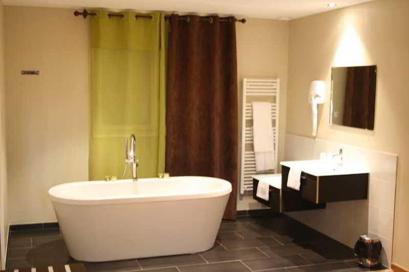 Logis Hotel Restaurant L'Auberge Normande Carentan Esterno foto
